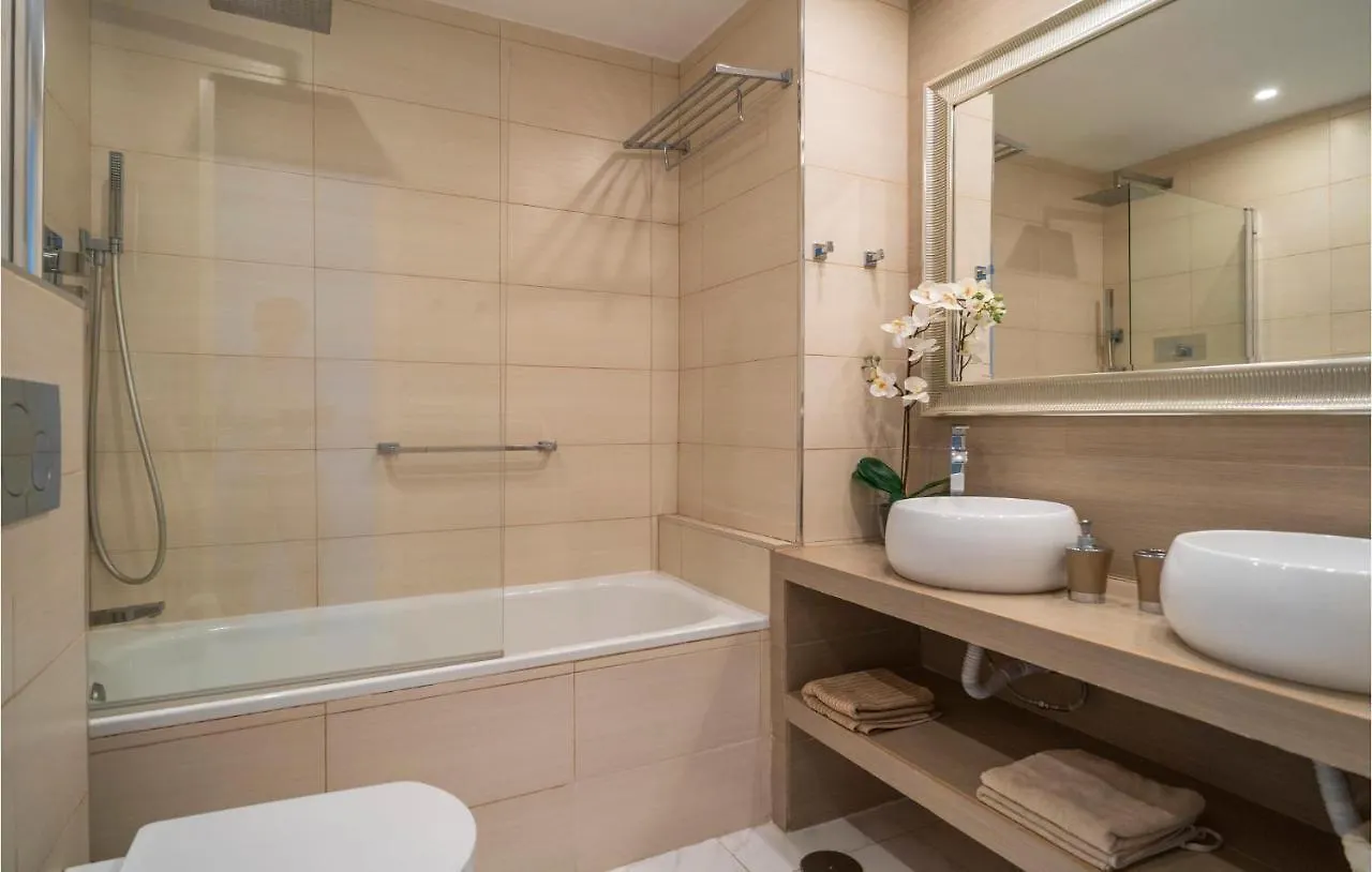 Stunning Apartment In Riviera Del Sol With Wifi Sitio de Calahonda 0*,